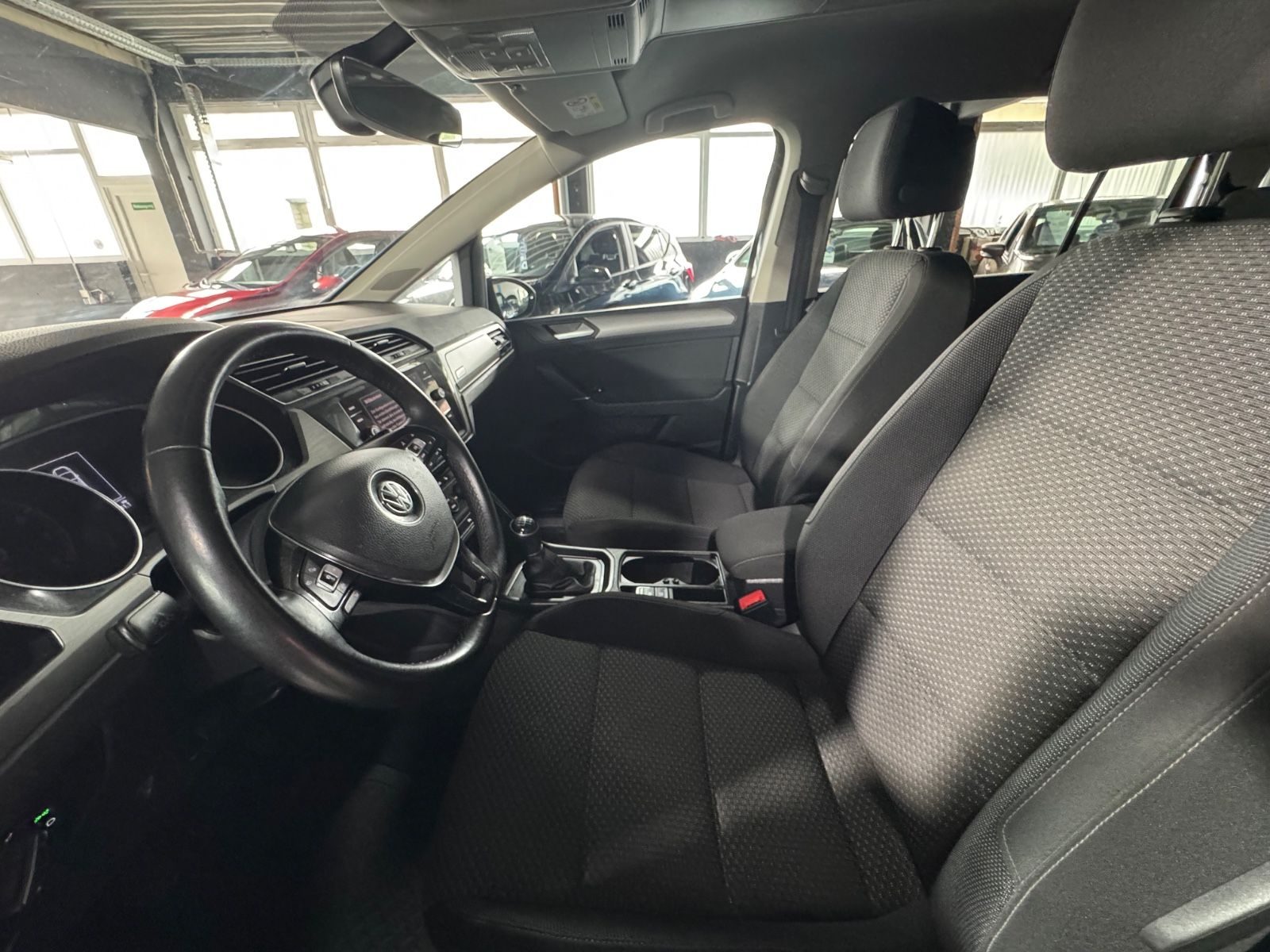 Volkswagen Touran – Bild 8