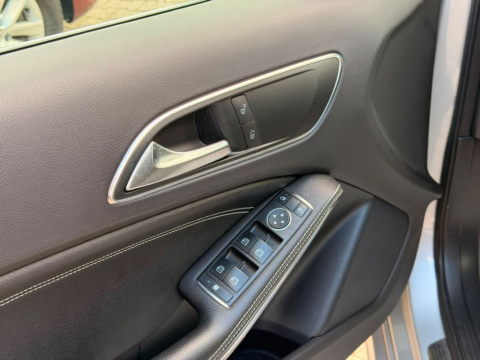 Mercedes-Benz A180 – Foto 18