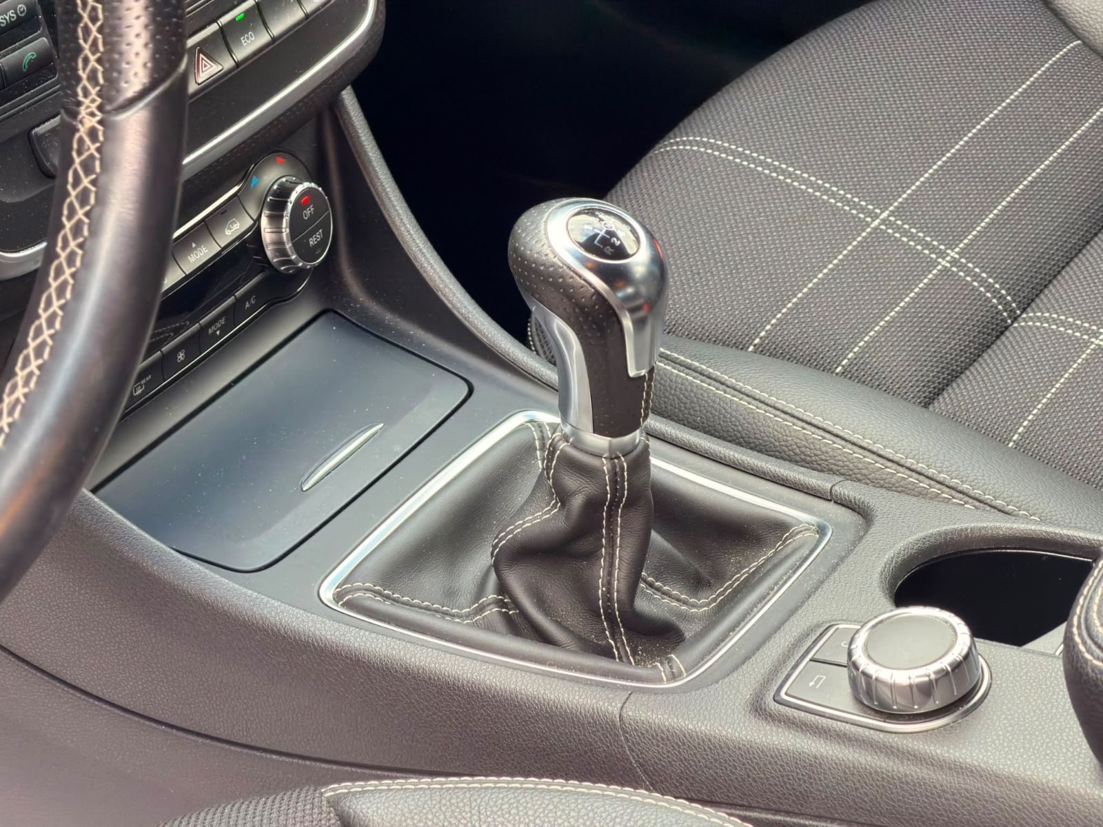 Mercedes-Benz A180 – Foto 19